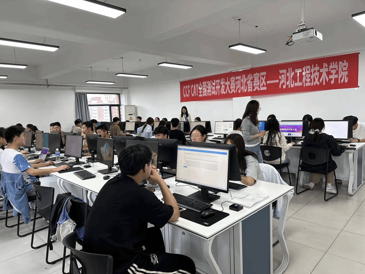 河北工程技術學院網(wǎng)絡空間安全學院成功承辦2024年度中國計算機應用技術大賽全國測試開發(fā)大賽河北省選拔賽